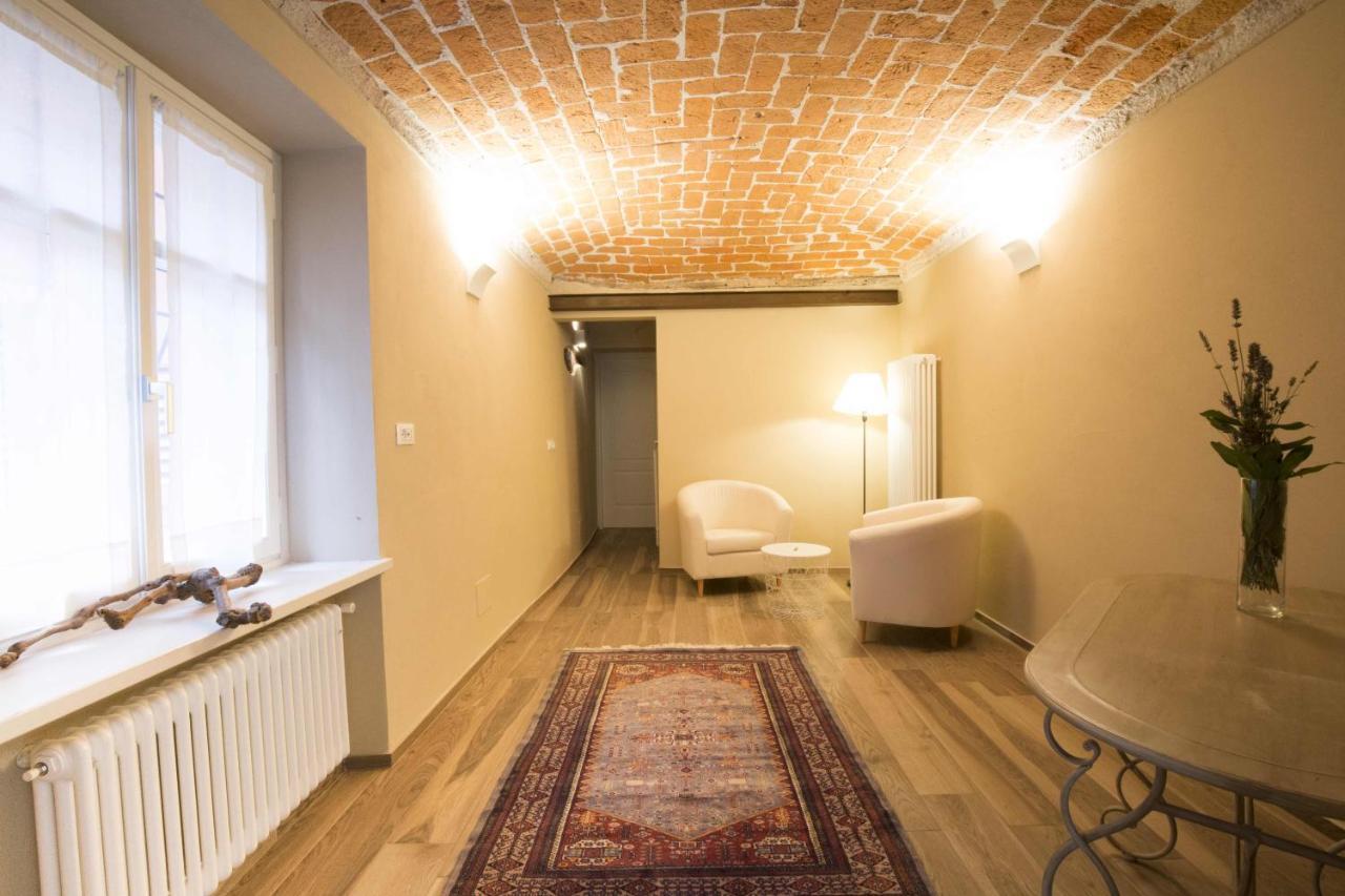 Bed and Breakfast Dimora Della Rocca Costigliole d'Asti Exterior foto