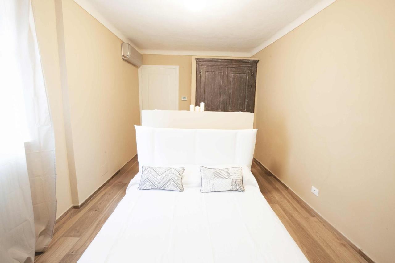 Bed and Breakfast Dimora Della Rocca Costigliole d'Asti Exterior foto