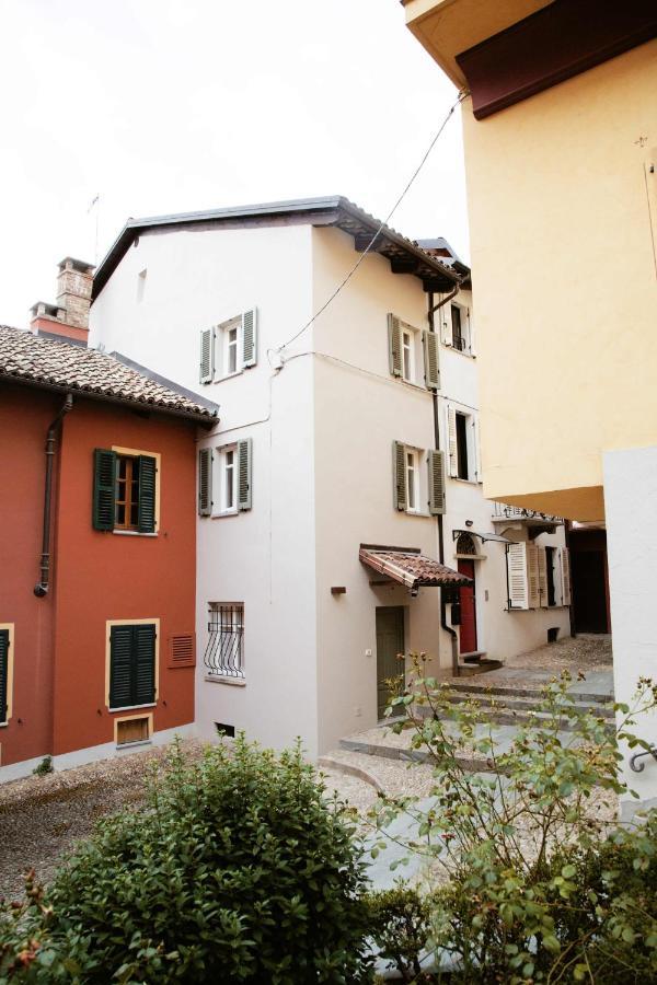 Bed and Breakfast Dimora Della Rocca Costigliole d'Asti Exterior foto
