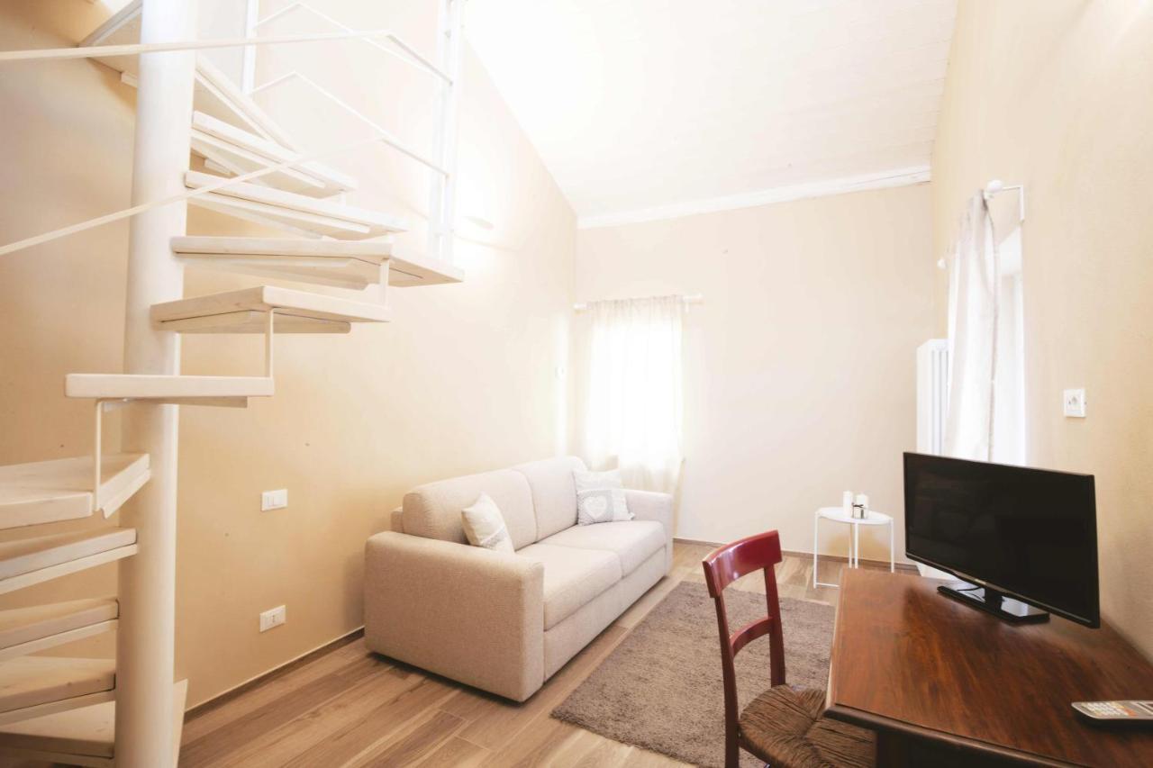 Bed and Breakfast Dimora Della Rocca Costigliole d'Asti Exterior foto